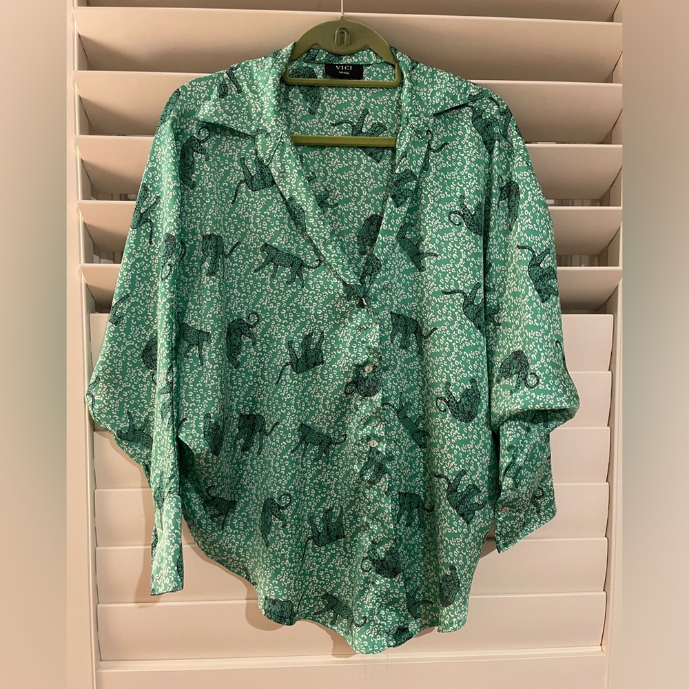 Vico Jaguar Satin Button Down Tie Blouse - Green size small